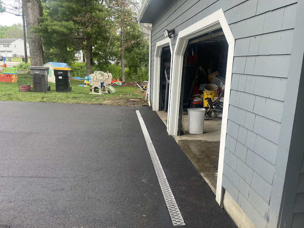 asphalt paving